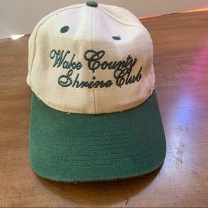 Vintage Golf Men’s Cap/ Hat . Adjustable strap back . With embroided frontlogo